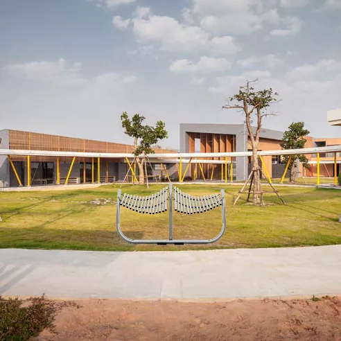 Manta Ray Ray ឧបករណ៍តន្ត្រីនៅខាងក្រៅ