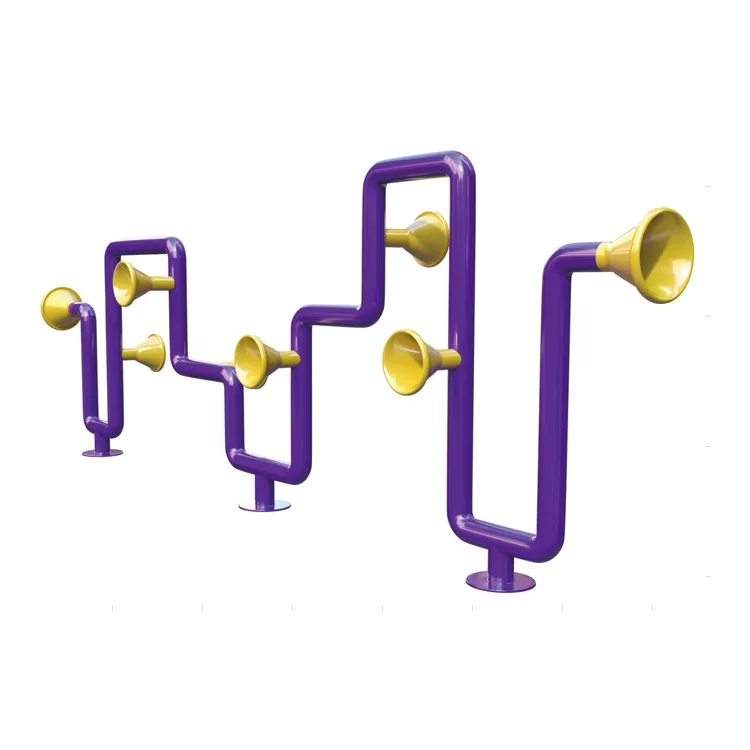 និយាយបំពង់នៅសួនកុមារនៅខាងក្រៅ